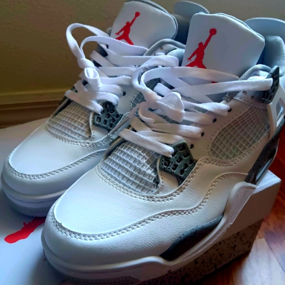 Air jordan 4 retro new  sneaker